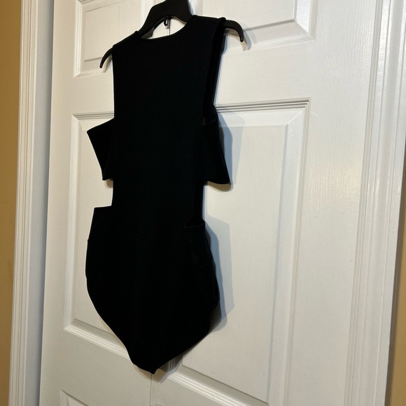 NWT Gianni Bini Size L Large Black Sleeveless V-neck Side Cutout Bodysuit Top - Picture 8 of 11